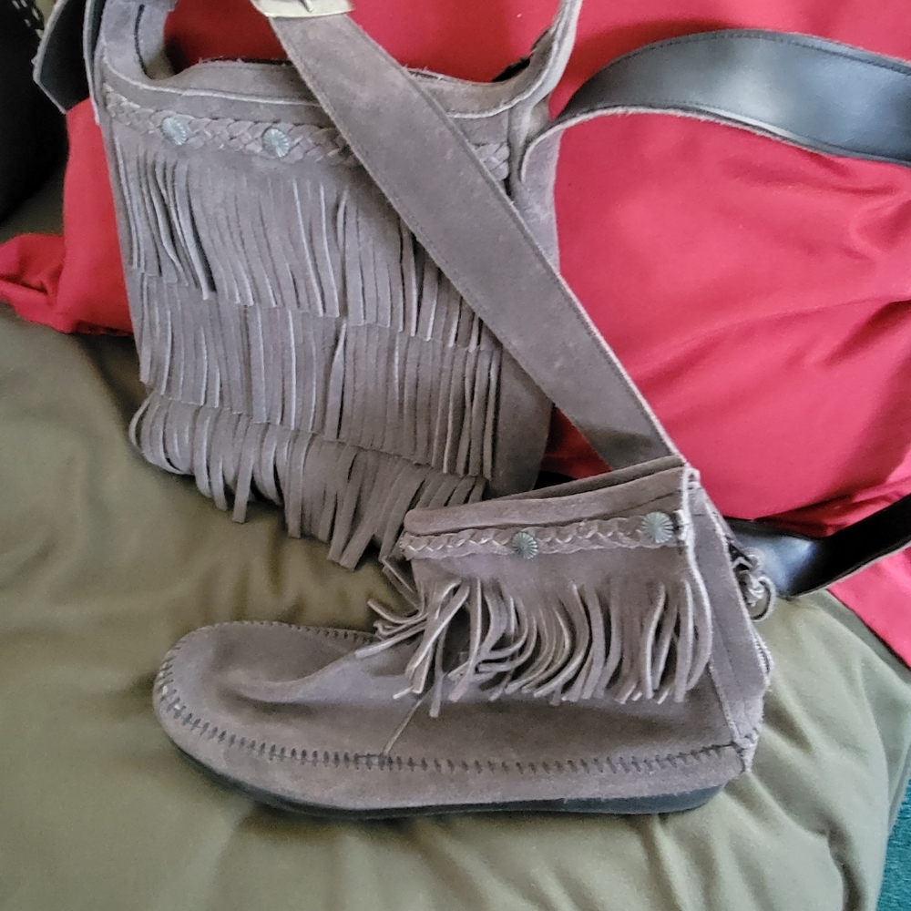 Size 10 moccasins with back zipper and matching Fringe bag. FREE SHIPPING